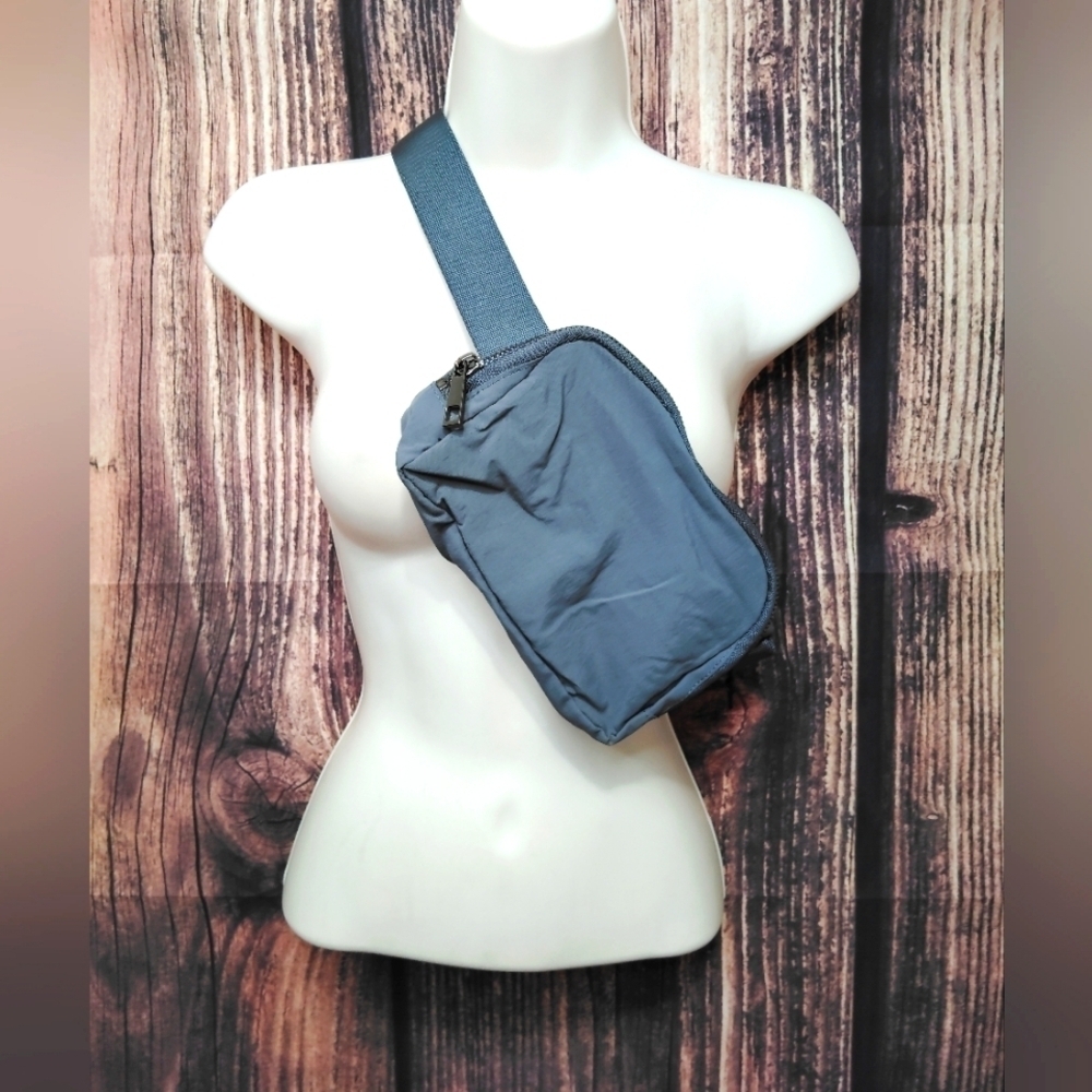 Women's grey Crossbody Bag NWOT